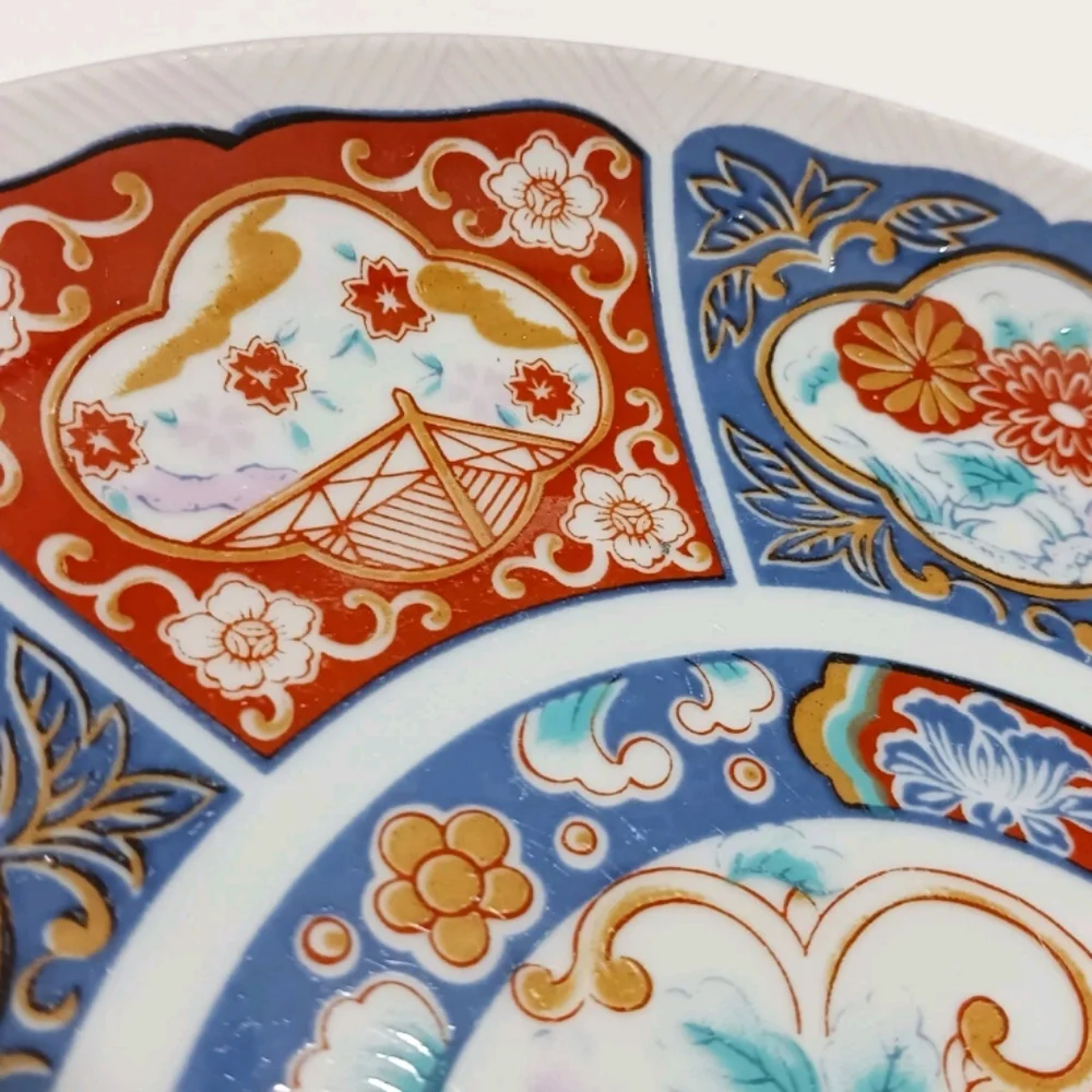 Two Showa Imari 7 3/4